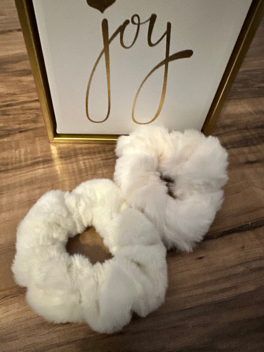 2 Pcs of Fluffy Scrunchies